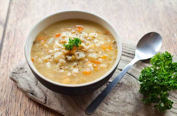 Zuppa d’orzo e cavolo bianco